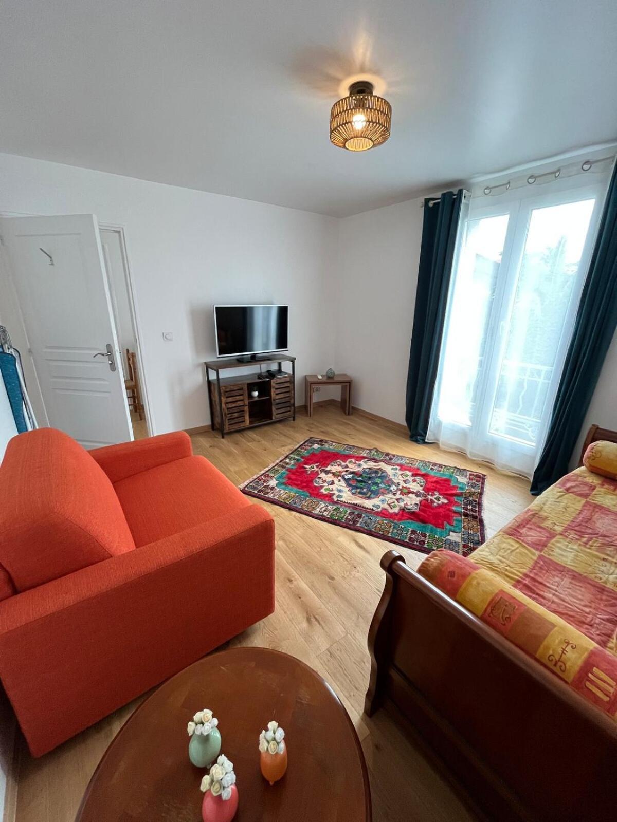 Villa La Desiree ,Haut De Villa, Refait A Neuf , 4 Etoiles, Climatise, Parking Prive Et 120M2 De Jardin Villa *