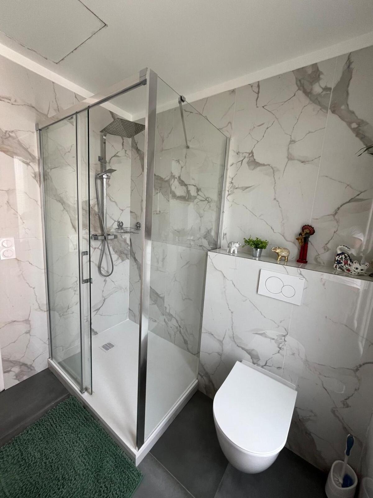 Villa La Desiree ,Haut De Villa, Refait A Neuf , 4 Etoiles, Climatise, Parking Prive Et 120M2 De Jardin Villa *