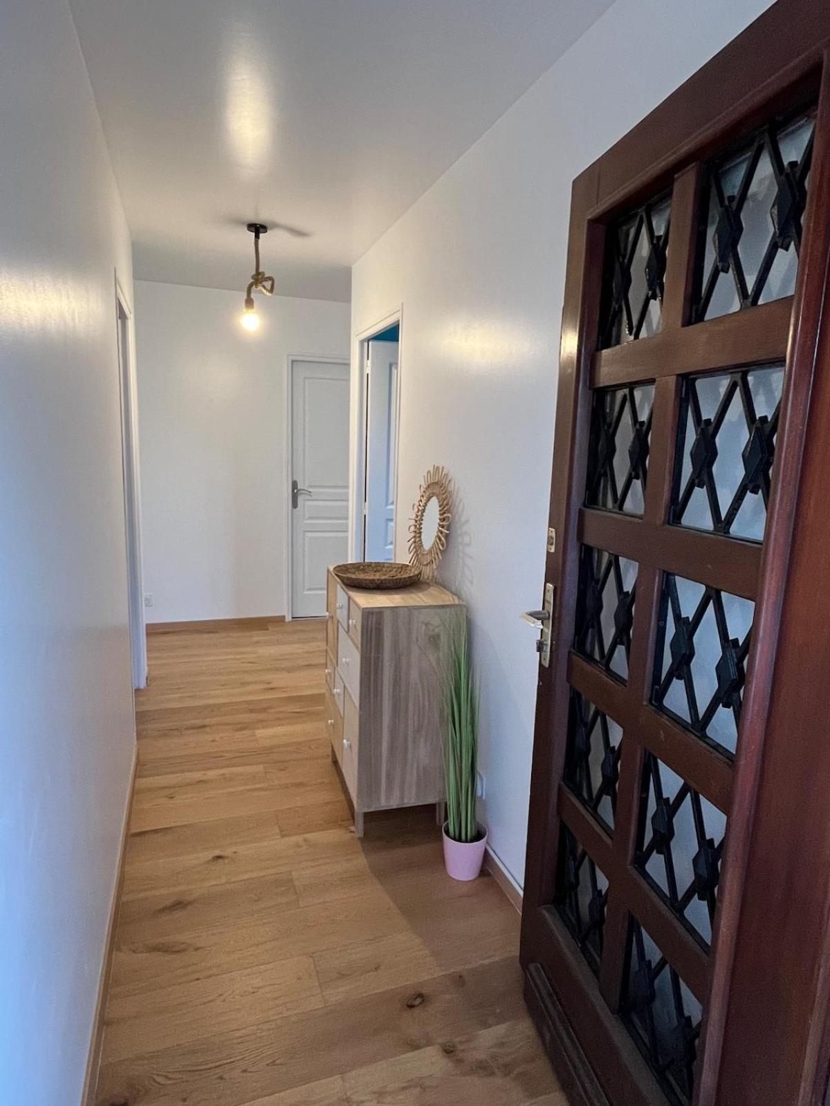 Villa La Desiree ,Haut De Villa, Refait A Neuf , 4 Etoiles, Climatise, Parking Prive Et 120M2 De Jardin Villa *