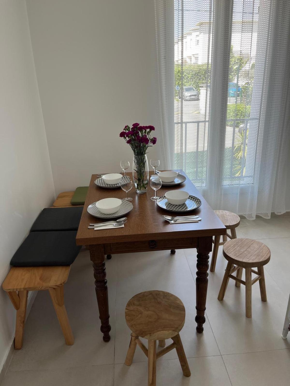 Villa La Desiree ,Haut De Villa, Refait A Neuf , 4 Etoiles, Climatise, Parking Prive Et 120M2 De Jardin Villa Antibes