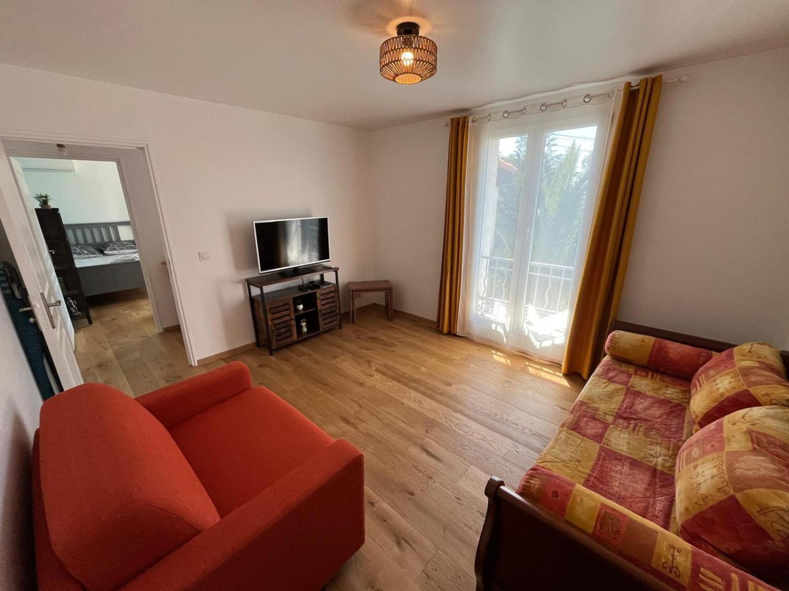 Villa Villa La Desiree ,Haut De Villa, Refait A Neuf , 4 Etoiles, Climatise, Parking Prive Et 120M2 De Jardin