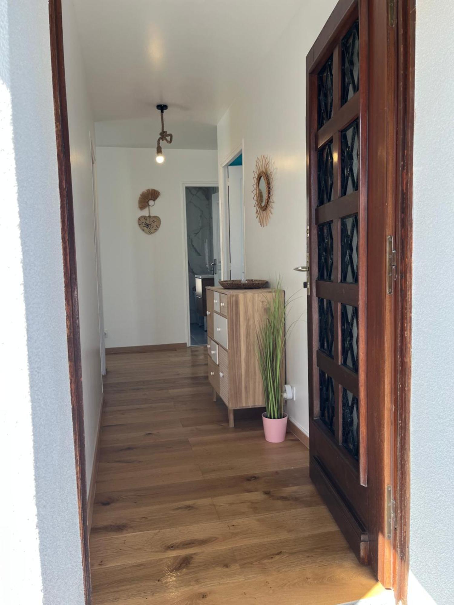 Villa La Desiree ,Haut De Villa, Refait A Neuf , 4 Etoiles, Climatise, Parking Prive Et 120M2 De Jardin Villa *