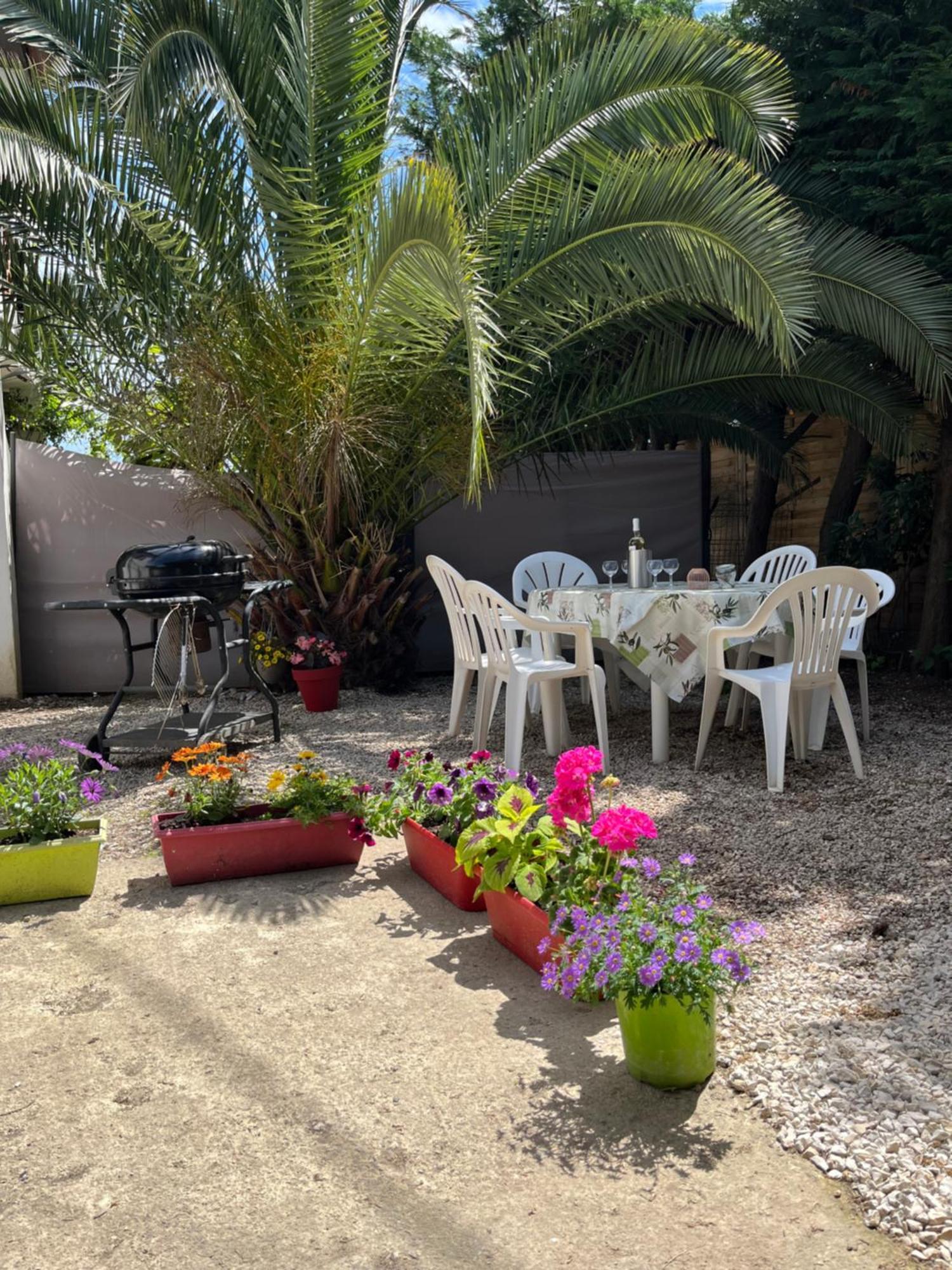 Villa Villa La Desiree ,Haut De Villa, Refait A Neuf , 4 Etoiles, Climatise, Parking Prive Et 120M2 De Jardin