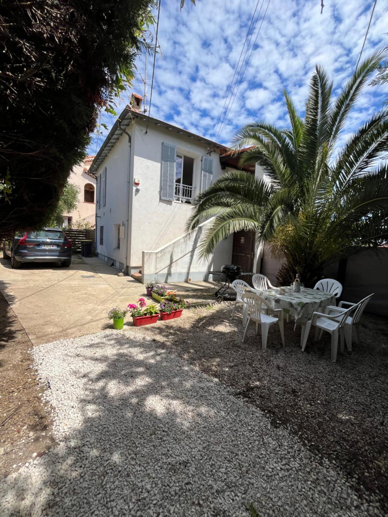 Villa Villa La Desiree ,Haut De Villa, Refait A Neuf , 4 Etoiles, Climatise, Parking Prive Et 120M2 De Jardin *