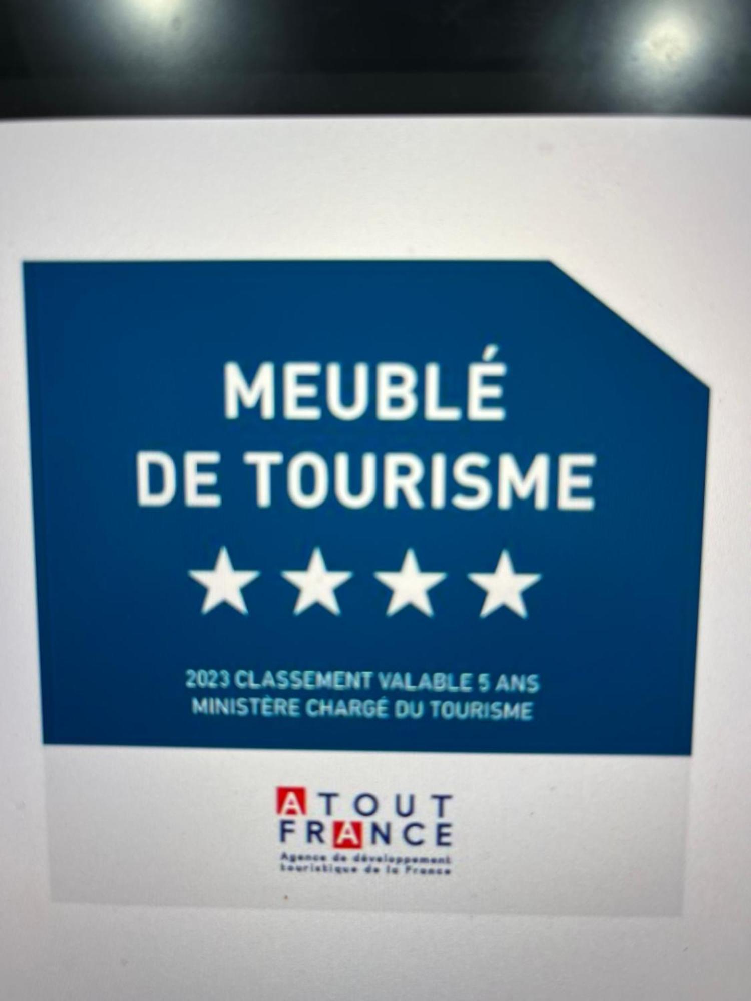 La Desiree ,1er Etage Complet De La Villa, Renove A Neuf , 4 Etoiles, Climatise, Parking Prive Et 120m2 De Jardin * Antibes